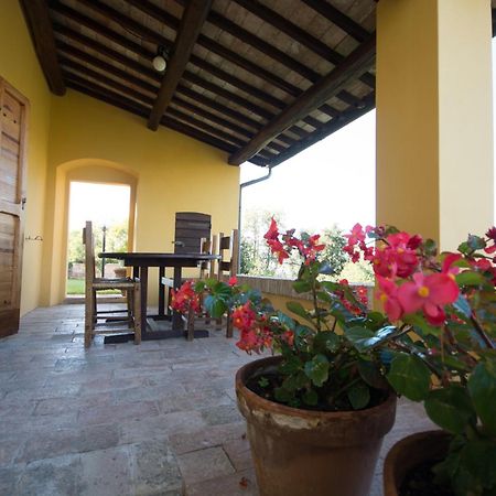Casa Dei Lecci Apartment Foligno Luaran gambar
