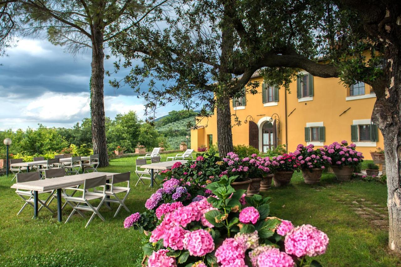 Casa Dei Lecci Apartment Foligno Luaran gambar