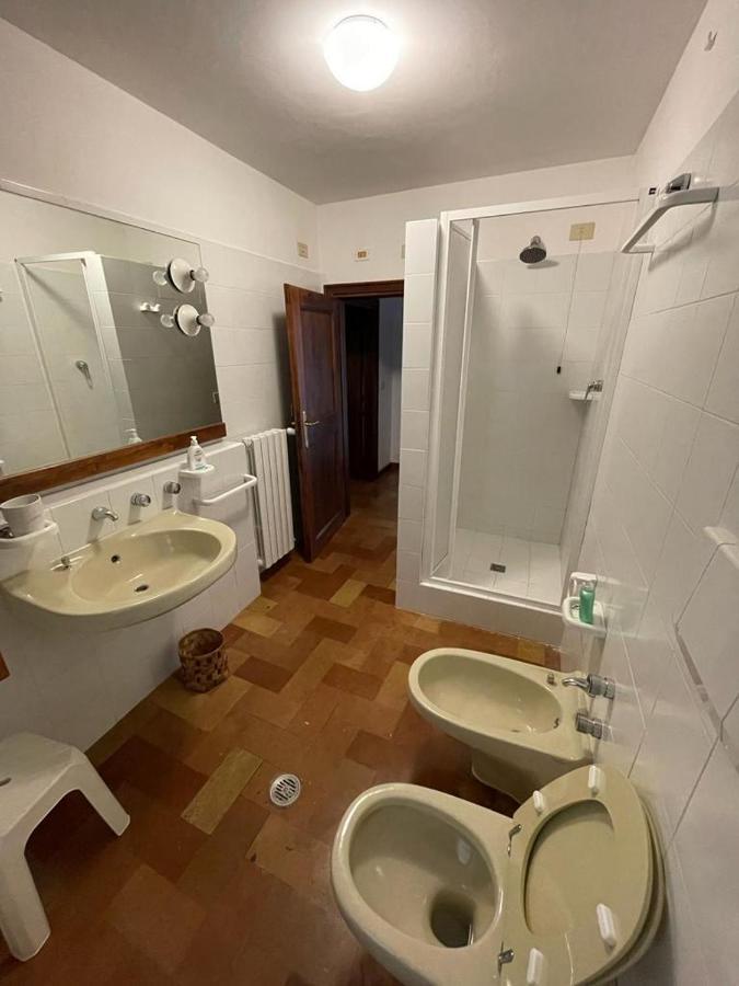 Casa Dei Lecci Apartment Foligno Luaran gambar