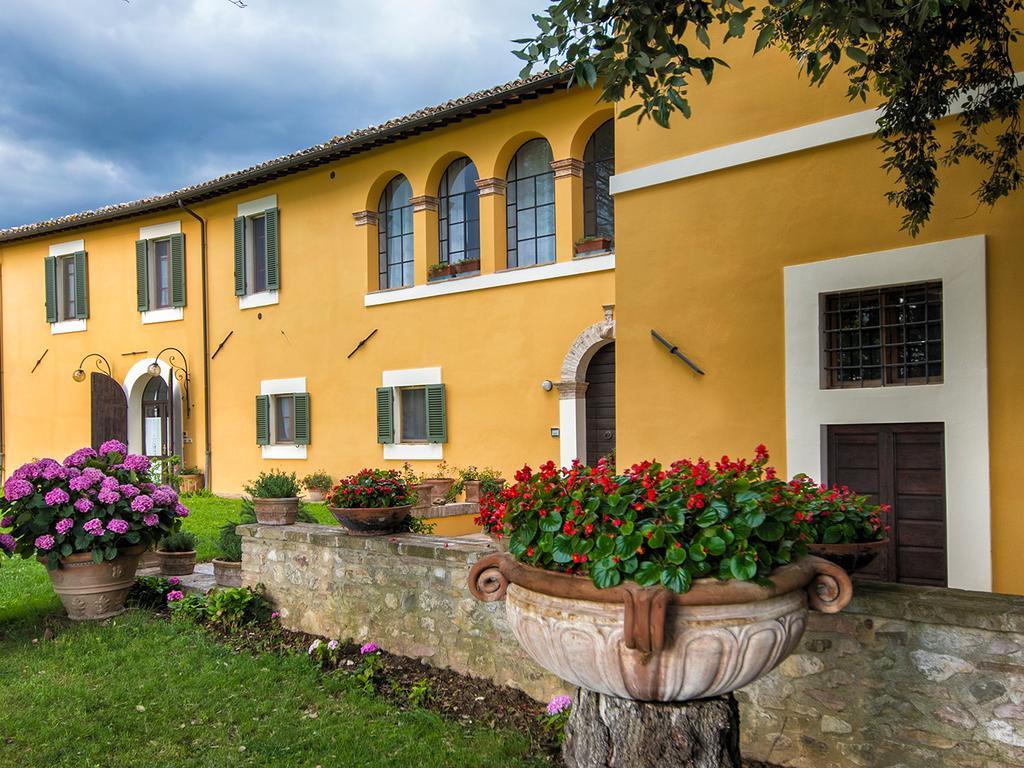 Casa Dei Lecci Apartment Foligno Luaran gambar