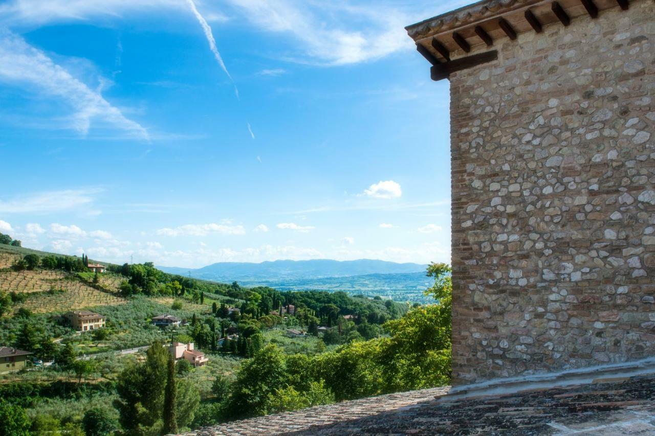 Casa Dei Lecci Apartment Foligno Luaran gambar