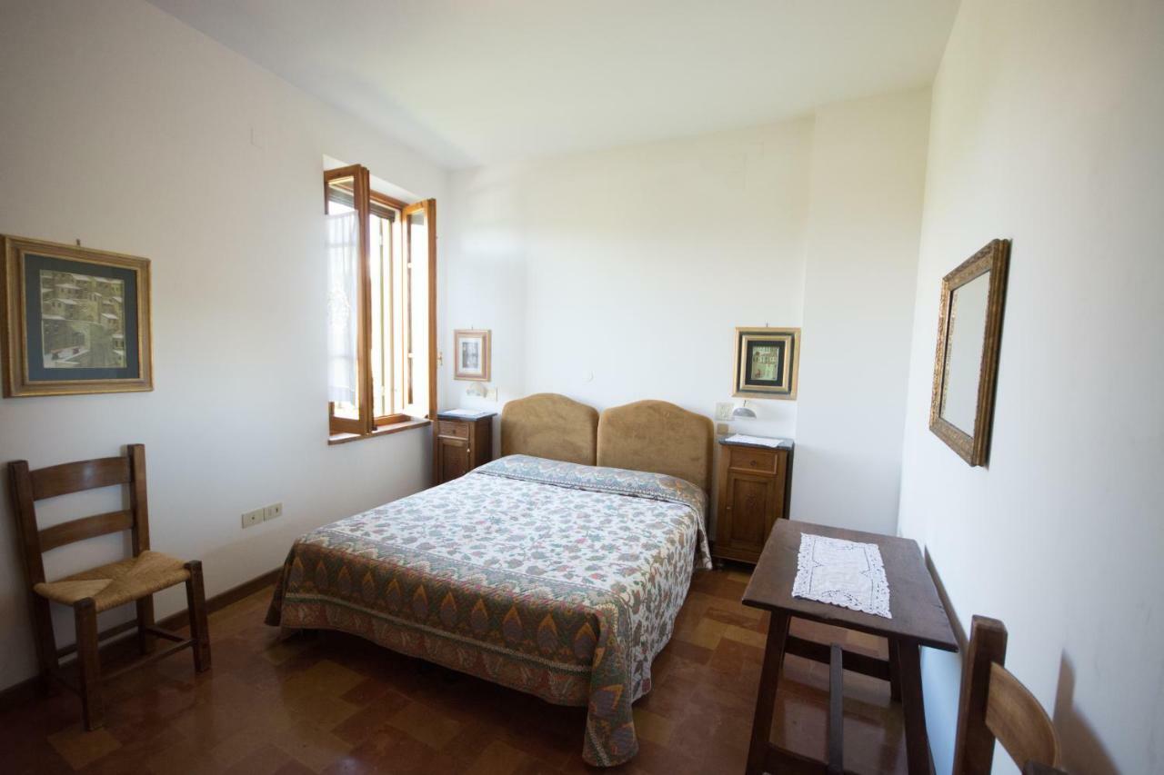 Casa Dei Lecci Apartment Foligno Luaran gambar