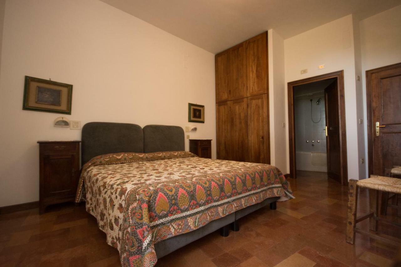 Casa Dei Lecci Apartment Foligno Luaran gambar