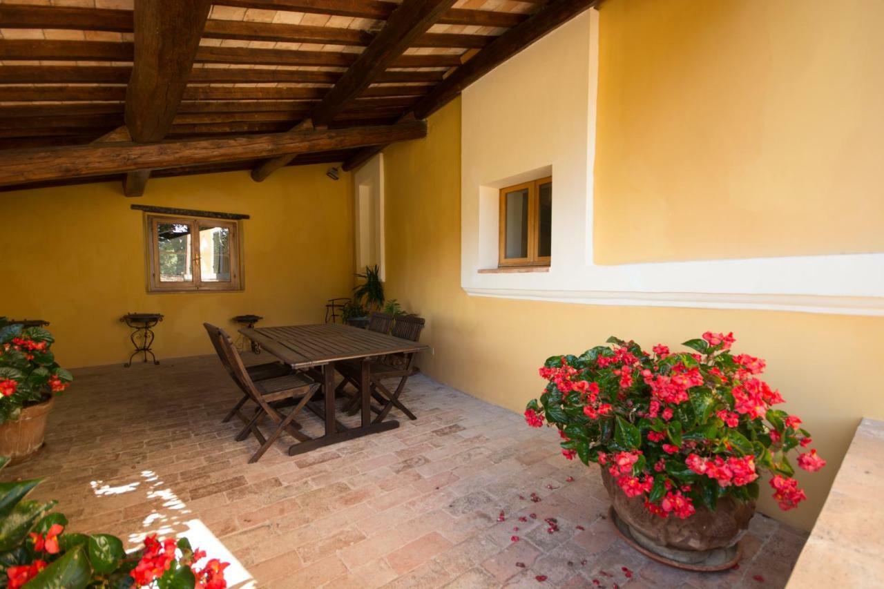 Casa Dei Lecci Apartment Foligno Luaran gambar