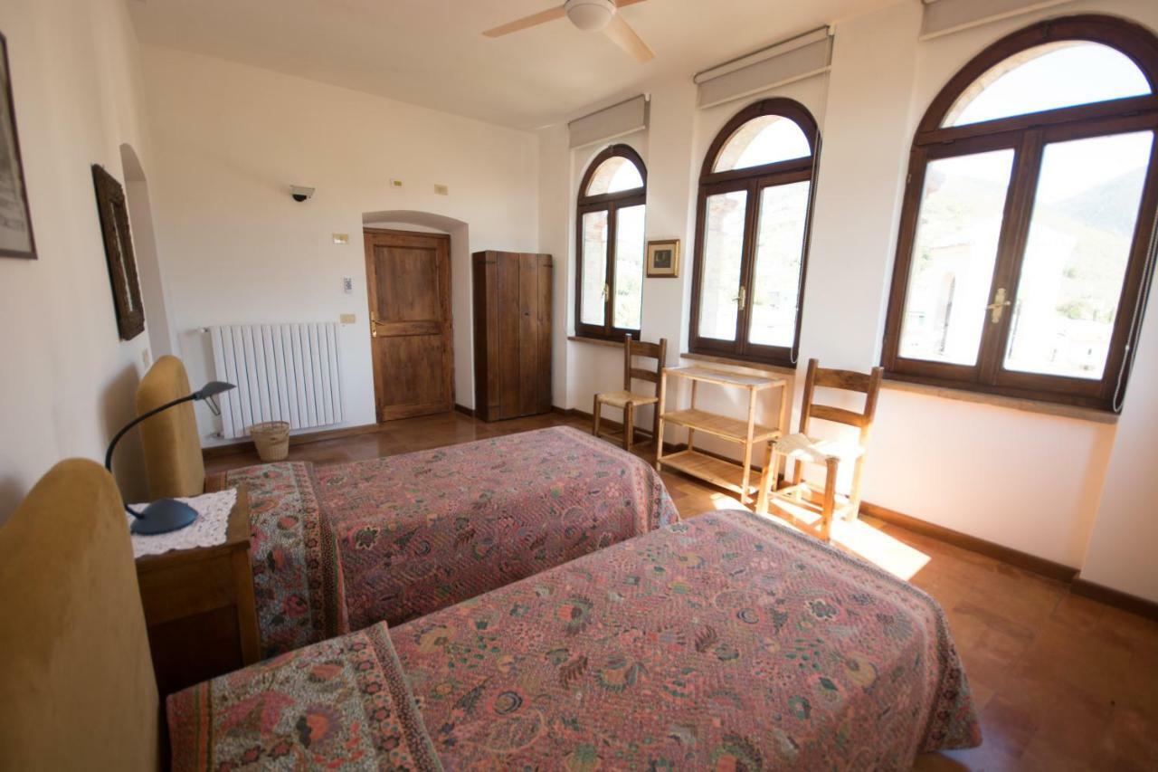 Casa Dei Lecci Apartment Foligno Luaran gambar