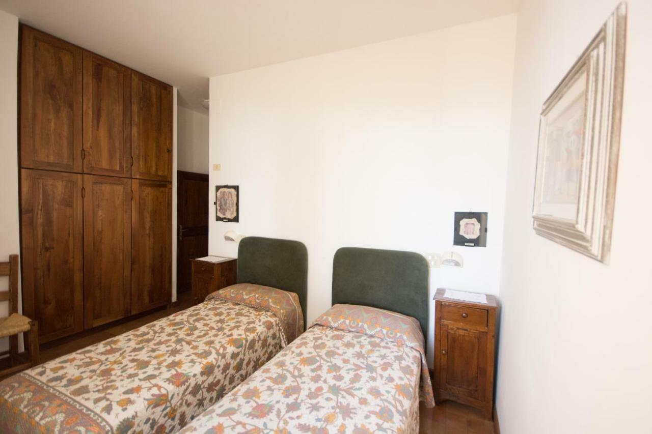 Casa Dei Lecci Apartment Foligno Luaran gambar