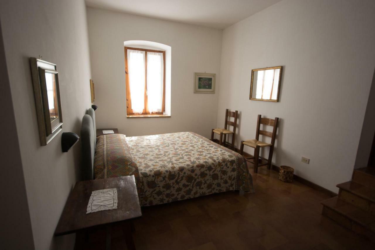 Casa Dei Lecci Apartment Foligno Luaran gambar